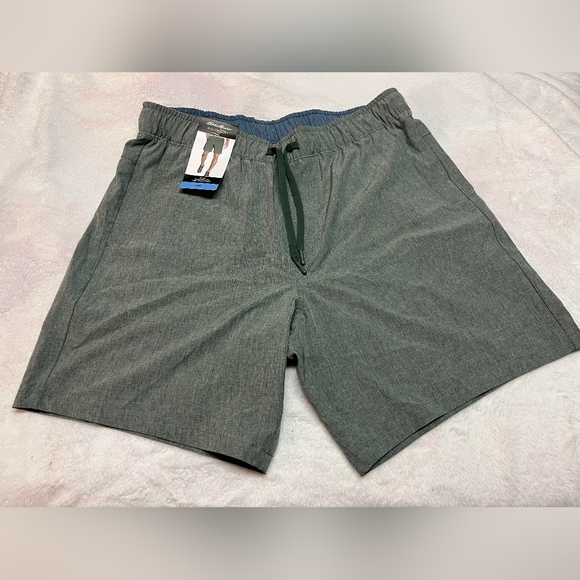 Eddie Bauer Water Repellent Olive Green 50+ UPF 4-Way Stretch Pull On Shorts - Picture 1 of 7